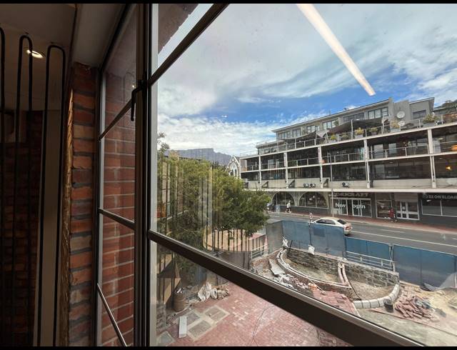 199M² OFFICE TO LET IN GREEN POINT